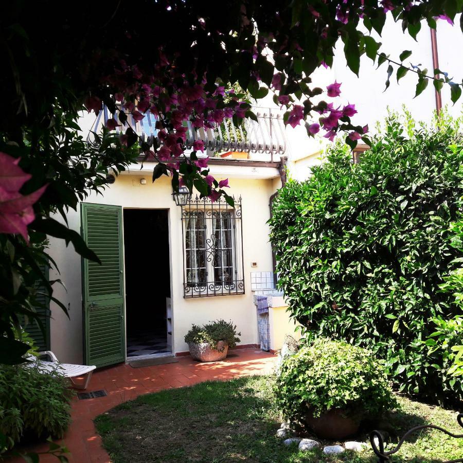 Villino San Martino 350M Dal Mare With Covered Parking Viareggio Zewnętrze zdjęcie